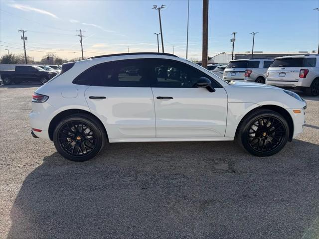 2021 Porsche Macan Turbo