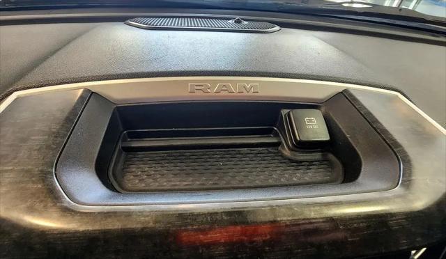 2020 Ram 3500 Big Horn Crew Cab 4x4 8' Box