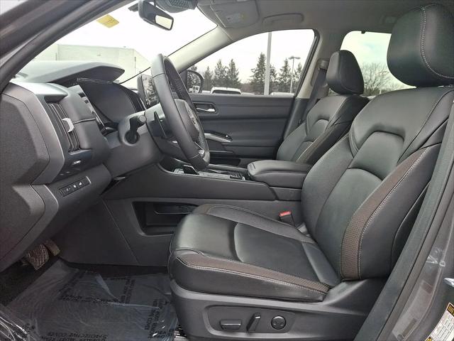 2025 Nissan Pathfinder SL 4WD