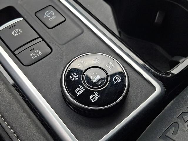 2025 Nissan Pathfinder SL 4WD