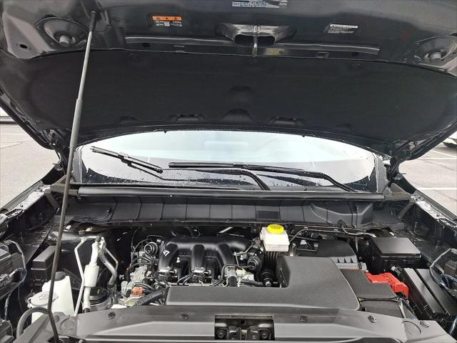 2025 Nissan Pathfinder SL 4WD