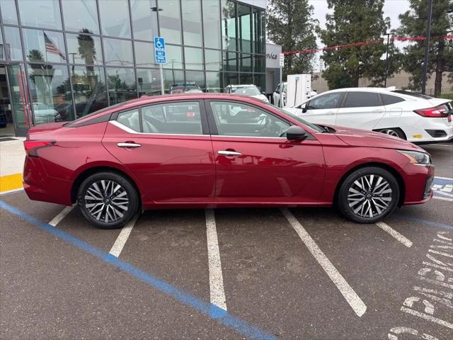 2025 Nissan Altima SV FWD