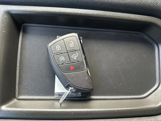 2024 GMC Sierra 1500 4WD Crew Cab Short Box Elevation with 3VL