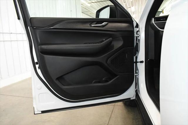 2024 Jeep Grand Cherokee Laredo 4x4