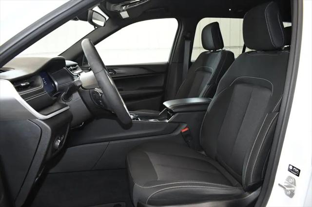 2024 Jeep Grand Cherokee Laredo 4x4