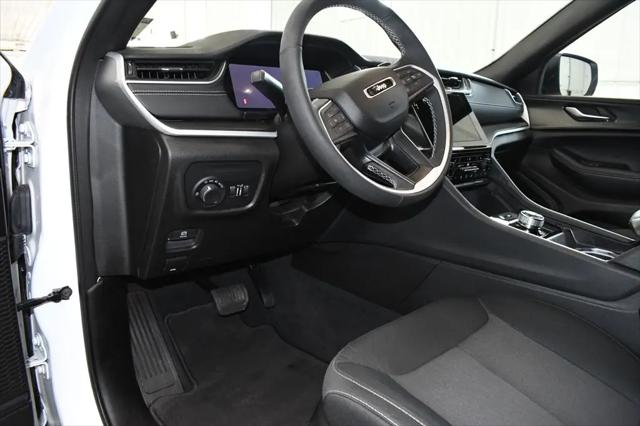 2024 Jeep Grand Cherokee Laredo 4x4