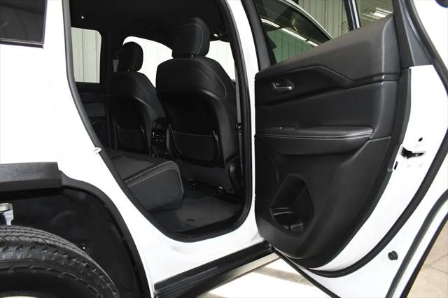 2024 Jeep Grand Cherokee Laredo 4x4