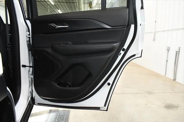 2024 Jeep Grand Cherokee Laredo 4x4
