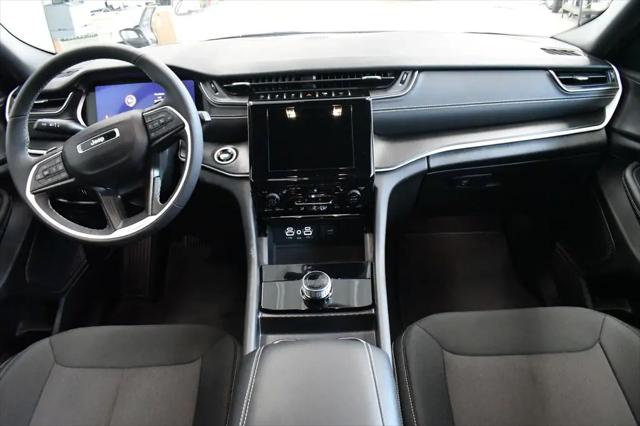 2024 Jeep Grand Cherokee Laredo 4x4