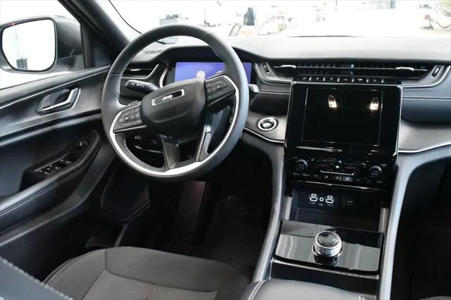 2024 Jeep Grand Cherokee Laredo 4x4