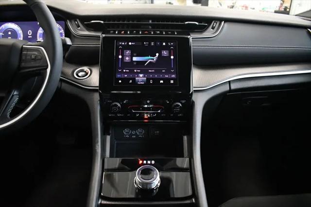 2024 Jeep Grand Cherokee Laredo 4x4
