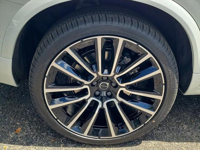 2026 Volvo XC90 Ultra Dark Theme, B6 AWD Gas (mild hybrid), Gasoline, 7 Seats