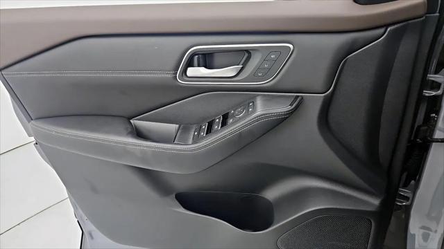 2023 Nissan Rogue Platinum FWD