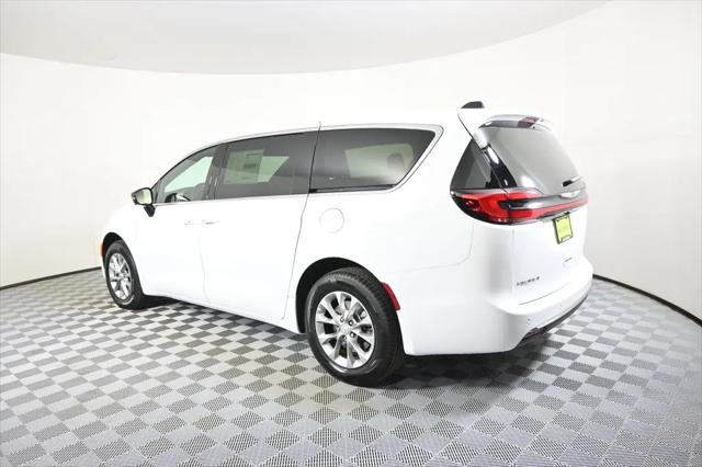 2026 Chrysler Pacifica Select AWD