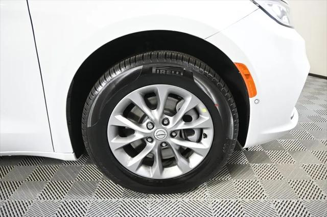 2026 Chrysler Pacifica Select AWD