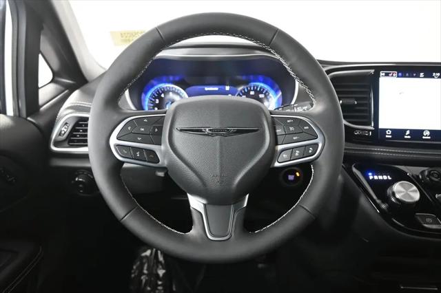 2026 Chrysler Pacifica Select AWD