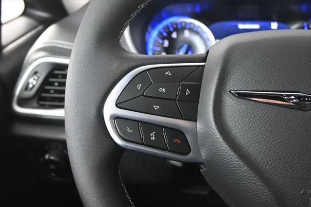 2026 Chrysler Pacifica Select AWD