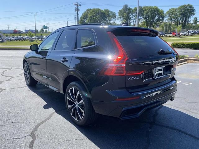 2023 Volvo XC60 B6 Ultimate Dark Theme