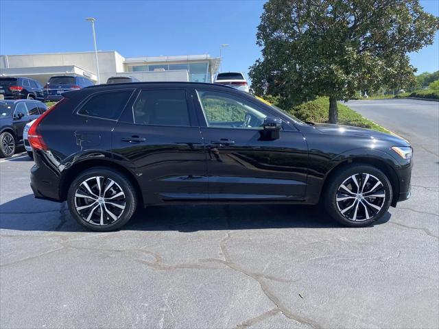 2023 Volvo XC60 B6 Ultimate Dark Theme