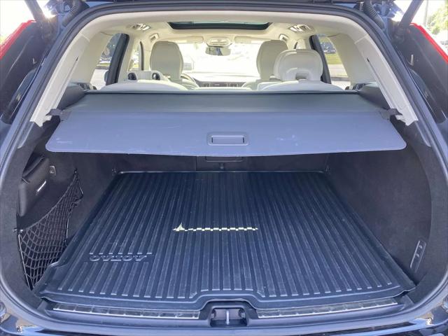 2023 Volvo XC60 B6 Ultimate Dark Theme