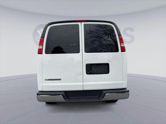 2024 Chevrolet Express Passenger RWD 3500 Extended Wheelbase LT