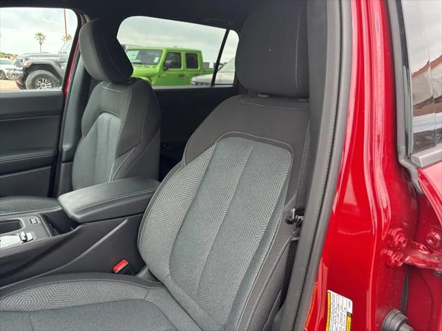 2026 Jeep Cherokee Laredo 4x4