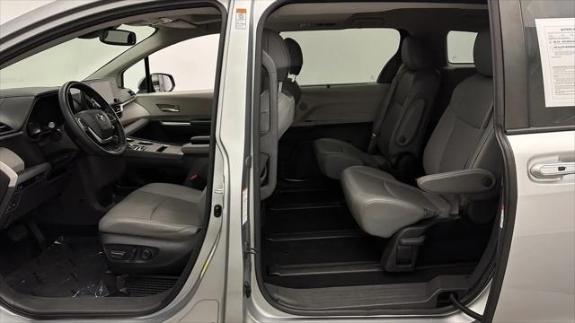 2022 Toyota Sienna XLE