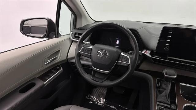 2022 Toyota Sienna XLE