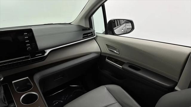 2022 Toyota Sienna XLE