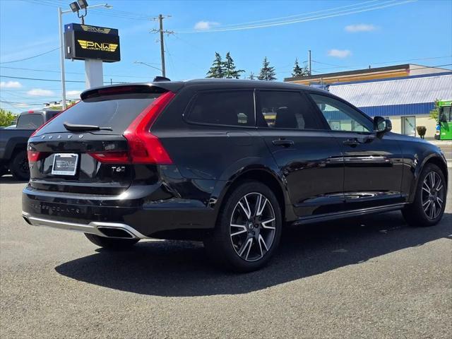2017 Volvo V90 Cross Country T6