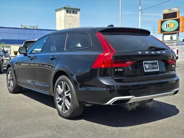 2017 Volvo V90 Cross Country T6