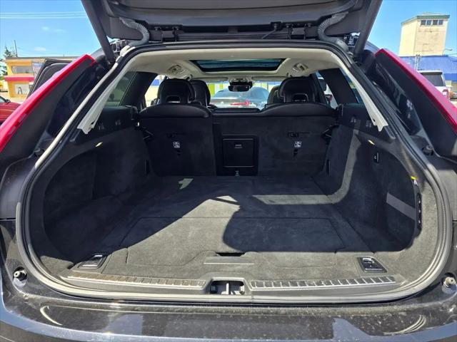 2017 Volvo V90 Cross Country T6