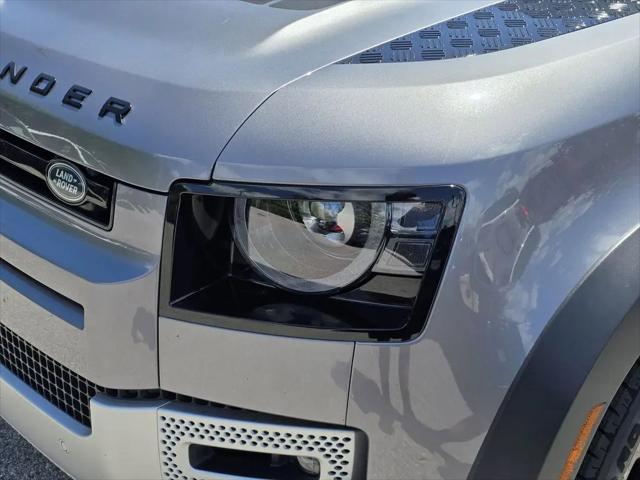 2022 Land Rover Defender 110 SE