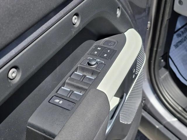 2022 Land Rover Defender 110 SE