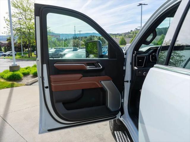 2026 GMC Sierra 2500HD Crew Cab, Standard Bed, Denali Ultimate, 4WD