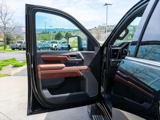 2026 GMC Sierra 2500HD Crew Cab, Standard Bed, Denali Ultimate, 4WD