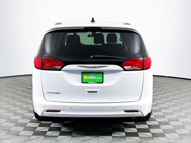 2020 Chrysler Voyager L