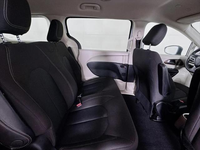 2020 Chrysler Voyager L