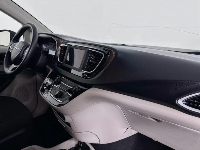 2020 Chrysler Voyager L