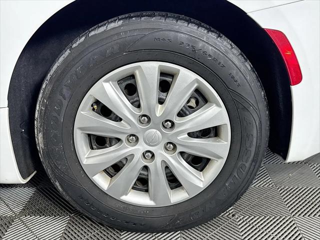 2020 Chrysler Voyager L