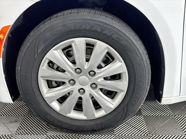 2020 Chrysler Voyager L