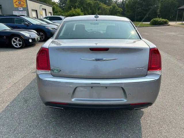 2017 Chrysler 300 AWD