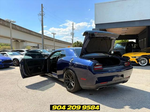 2017 Dodge Challenger 392 Hemi Scat Pack Shaker