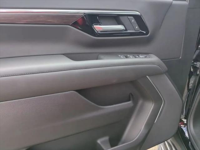 2026 Chevrolet Suburban LS, 4WD