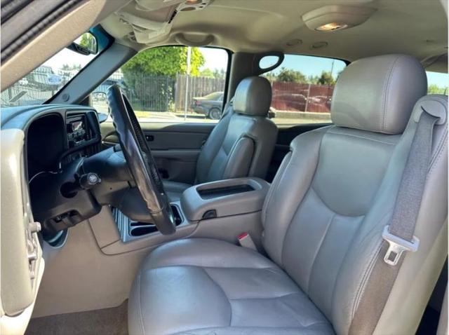 2005 Chevrolet Suburban LS