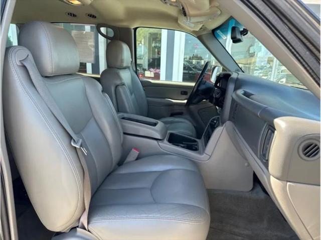 2005 Chevrolet Suburban LS