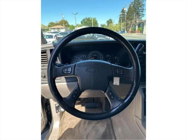 2005 Chevrolet Suburban LS