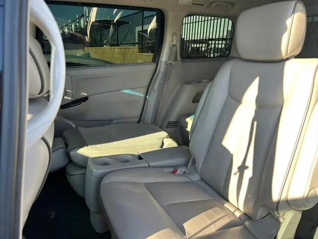 2012 Nissan Quest LE