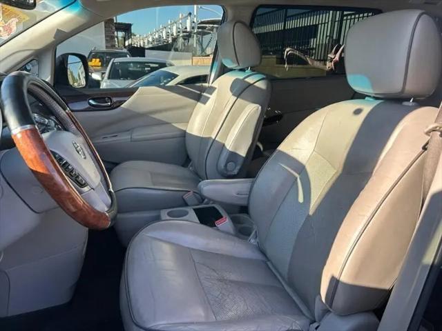2012 Nissan Quest LE