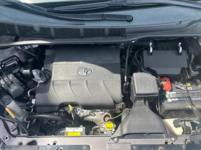 2015 Toyota Sienna XLE 8 Passenger